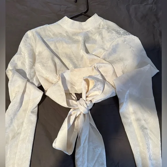 LPA Lia open back top with shoulder pads - Picture 6 of 6